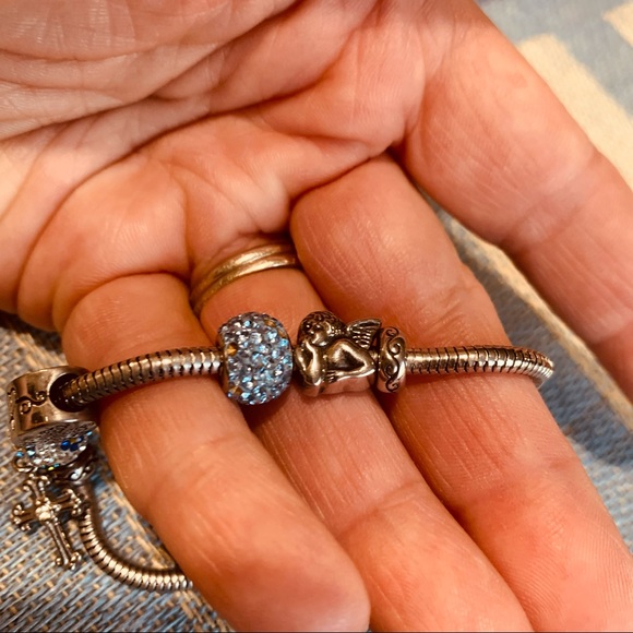 “Celebrate Life” bracelet in excellent condition, no flaws! Comes with pouch! - Picture 6 of 7